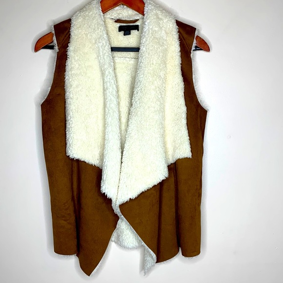 RD STYLE | Brown Faux Suede Sherpa Interior Native Vest | Indian Boho Shirt Vest - Picture 2 of 9
